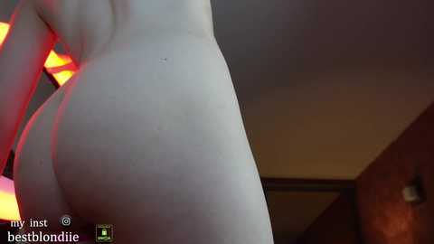 bestblondiiecb @ chaturbate on 20231225