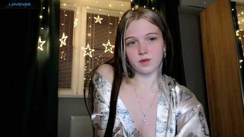 small_blondee @ chaturbate on 20231226