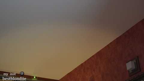 bestblondiiecb @ chaturbate on 20231228