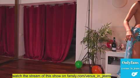 venus_in_jeans @ chaturbate on 20231228
