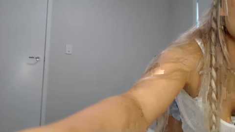itschanelxx @ chaturbate on 20231229