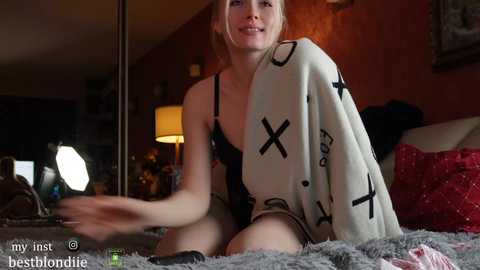 bestblondiiecb @ chaturbate on 20240103