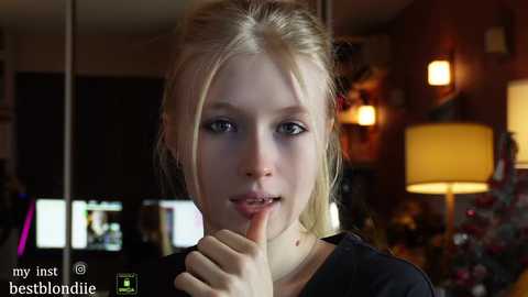 bestblondiiecb @ chaturbate on 20240105