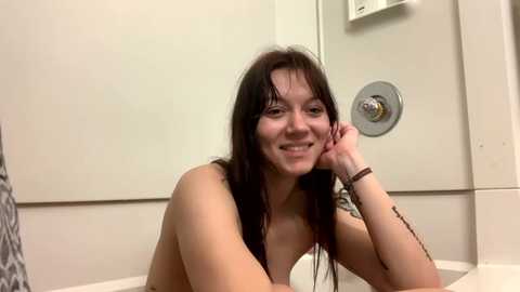 kylieexoxoxo2432 @ chaturbate on 20240111