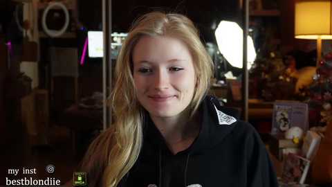 bestblondiiecb @ chaturbate on 20240114