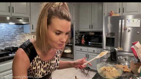 phoenix_taylor @ chaturbate on 20240208
