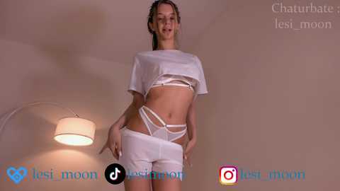 lesi_moon @ chaturbate on 20240210