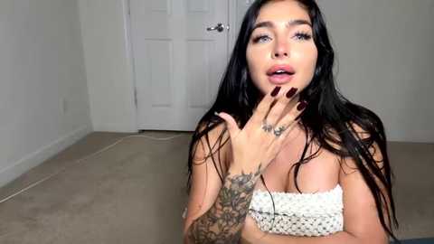 emjayyplays @ chaturbate on 20240214