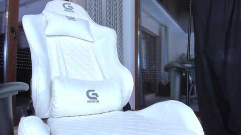 ingridblondy94 @ chaturbate on 20240215