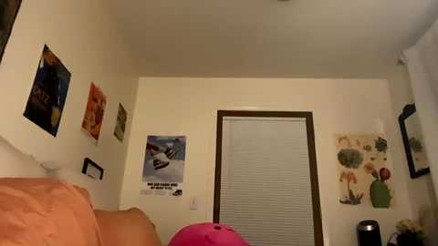 littlebbgbella @ chaturbate on 20240215