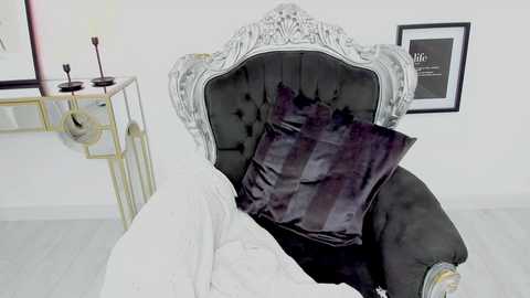 moniqueeass @ chaturbate on 20240216