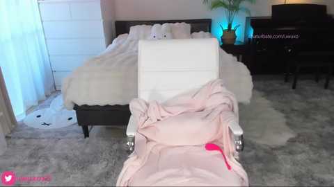 uwuxo @ chaturbate on 20240216