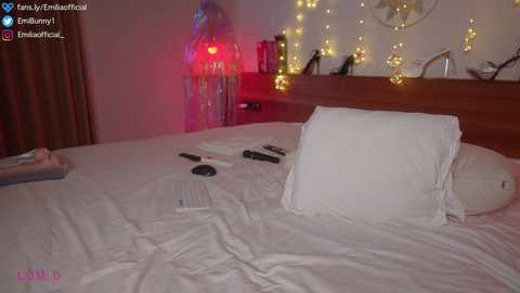 emilia98xxx @ chaturbate on 20240217