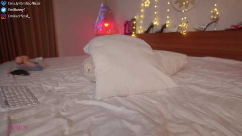 emilia98xxx @ chaturbate on 20240226