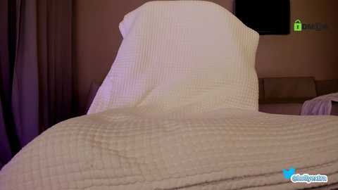 hollyextra @ chaturbate on 20240228