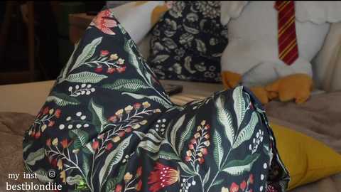 bestblondiiecb @ chaturbate on 20240303