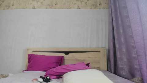 crystalnut @ chaturbate on 20240306