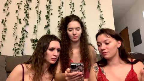 kylieexoxoxo2432 @ chaturbate on 20240307