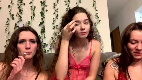 kylieexoxoxo2432 @ chaturbate on 20240307
