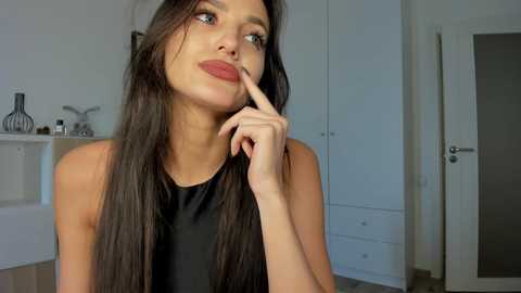 xxx_leila @ chaturbate on 20240308