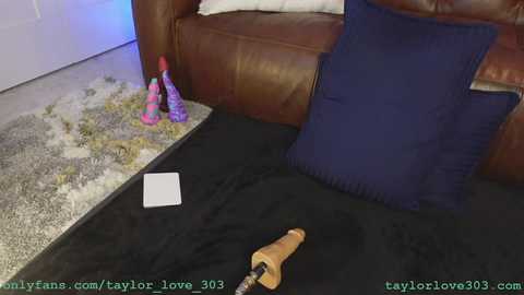 taylor_love_303 @ chaturbate on 20240314