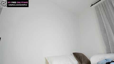 annieguzman_ @ chaturbate on 20240317