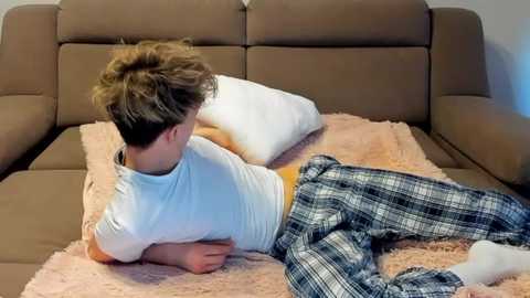 lanny_fandi @ chaturbate on 20240321