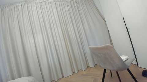 ehotlovea @ chaturbate on 20240322