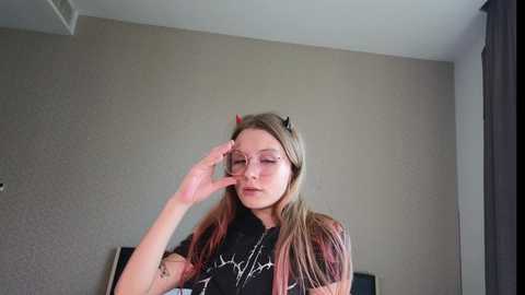ellie_mcqueen @ chaturbate on 20240323