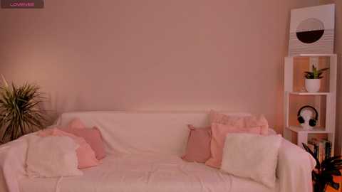 leahsthetics @ chaturbate on 20240323