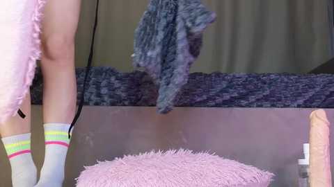 queenelia @ chaturbate on 20240324
