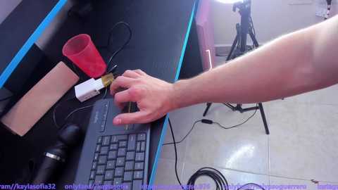 calypso_and_ge1 @ chaturbate on 20240325