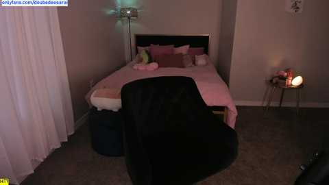 doubedeesarai @ chaturbate on 20240326