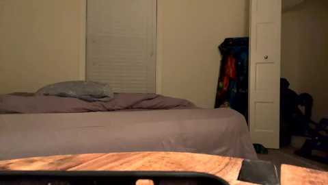 earthling444 @ chaturbate on 20240326