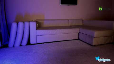 hollyextra @ chaturbate on 20240327