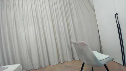 ehotlovea @ chaturbate on 20240407