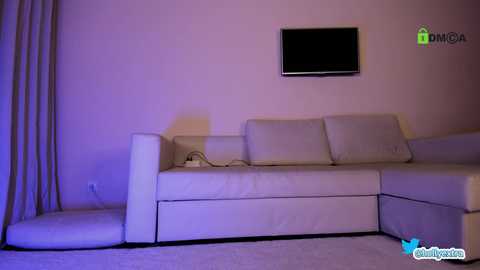 hollyextra @ chaturbate on 20240408