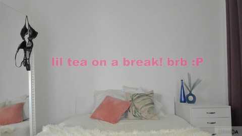 violetta_finch @ chaturbate on 20240921