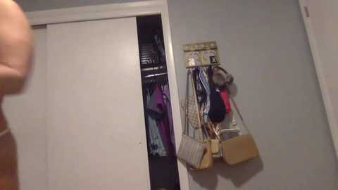 rubmyclit22 @ chaturbate on 20241002