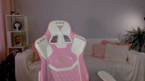 leahsthetics @ chaturbate on 20241006