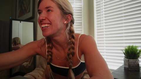 lucy_gooosey @ chaturbate on 20241007
