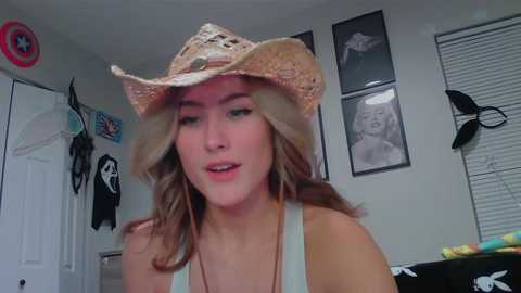 briadominick @ chaturbate on 20241008
