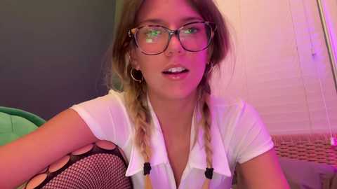 oliviahansleyy @ chaturbate on 20241008