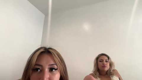 emmafrostie @ chaturbate on 20241011