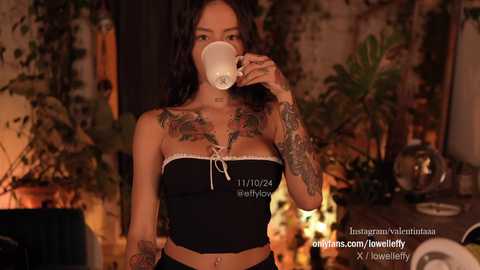 effylowell_ @ chaturbate on 20241012