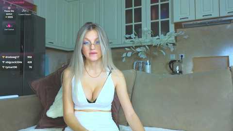 emilydancee @ chaturbate on 20241014