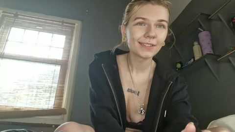 lizzyylovesick @ chaturbate on 20241016