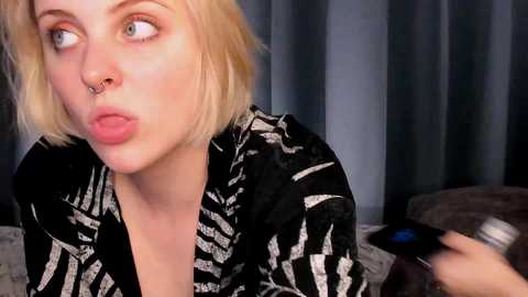 annis_groomes @ chaturbate on 20241017