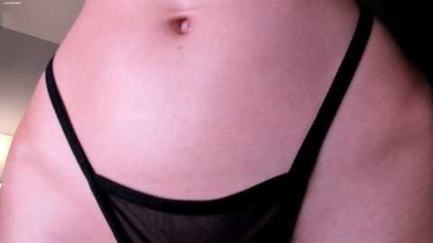 lauratanguy @ chaturbate on 20241019