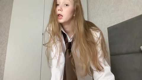 lizzy_cutie @ chaturbate on 20241019